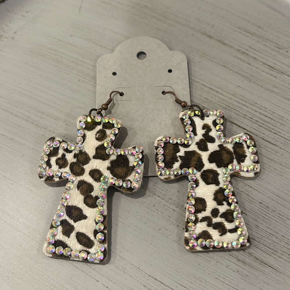 New  Women’s Boutique Bling Leopard Print Cross Earrings